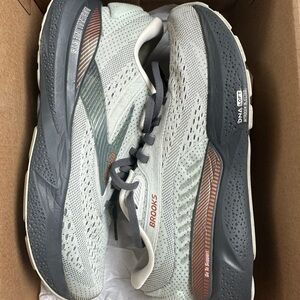 Brooks running shoes Adrenaline 24